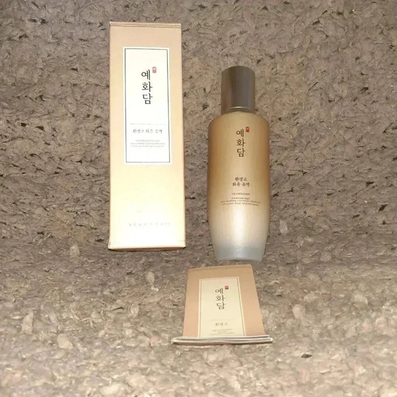 The Face Yehwadam Hwansaenggo Rejuvenating Radiance | Premium Nutrient Enriched - Picture 2 of 3